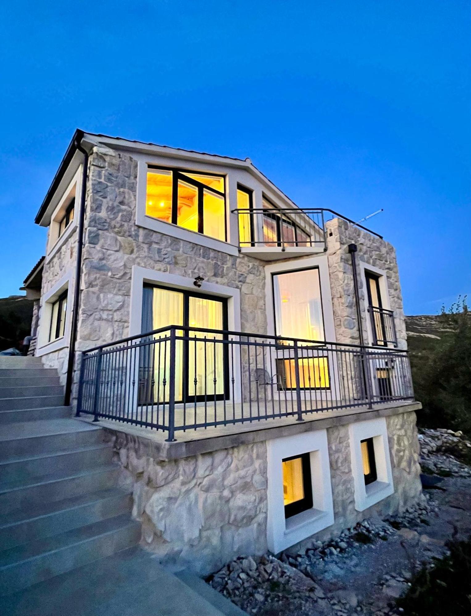 Kaštel Novi Villa Bepina, Surrounded By Sea, Olive, Vineyard מראה חיצוני תמונה