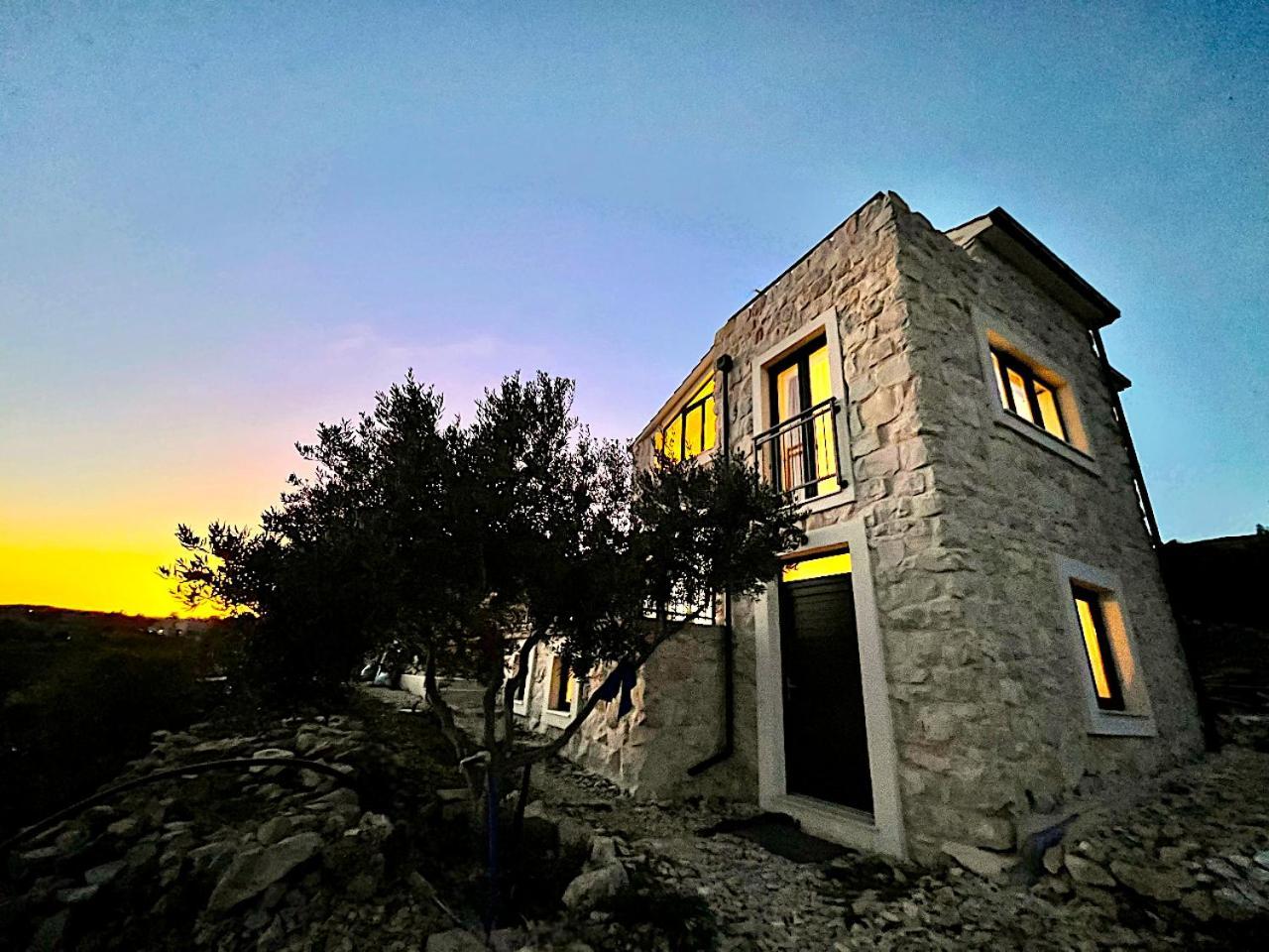Kaštel Novi Villa Bepina, Surrounded By Sea, Olive, Vineyard מראה חיצוני תמונה