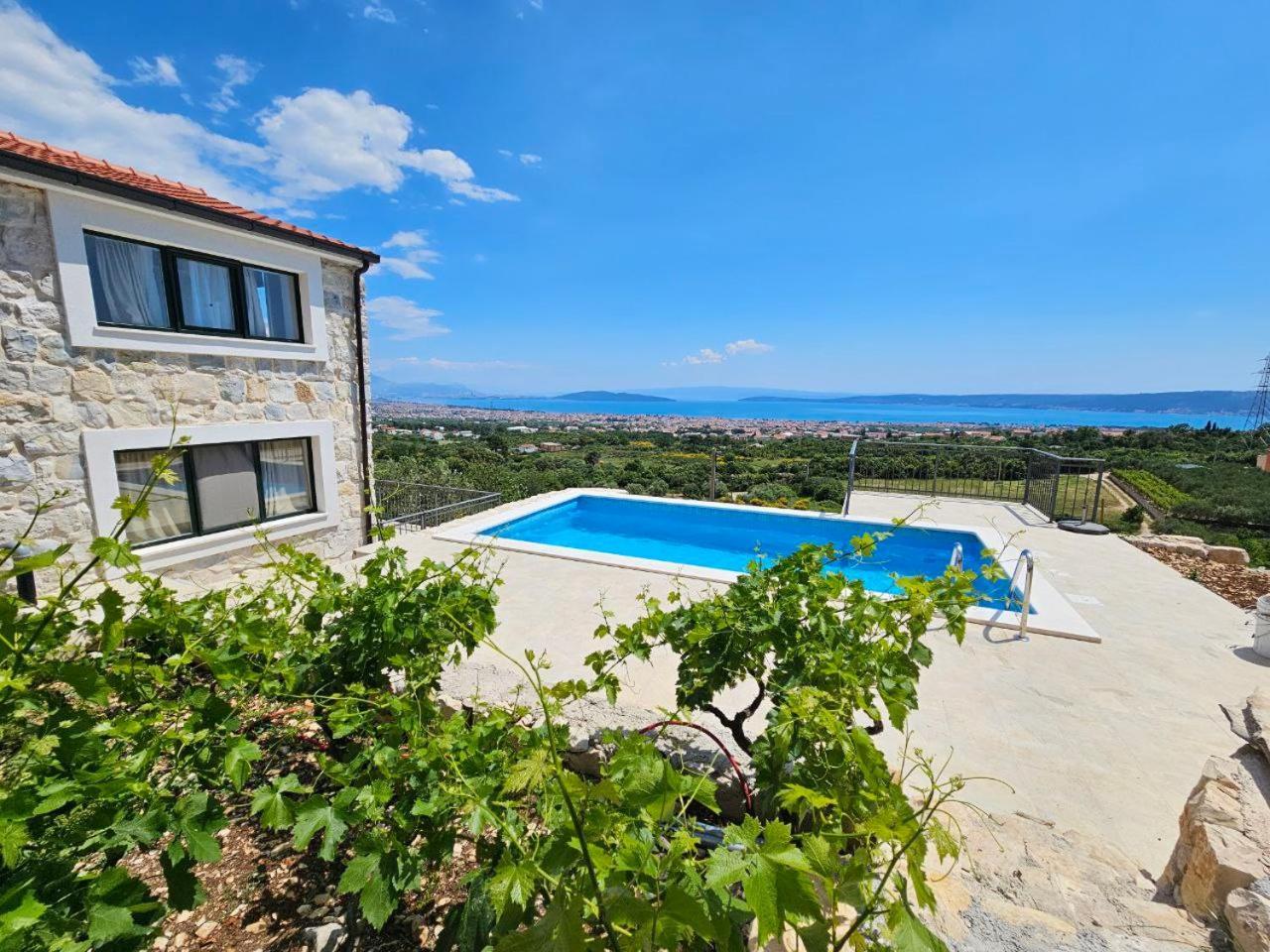 Kaštel Novi Villa Bepina, Surrounded By Sea, Olive, Vineyard מראה חיצוני תמונה